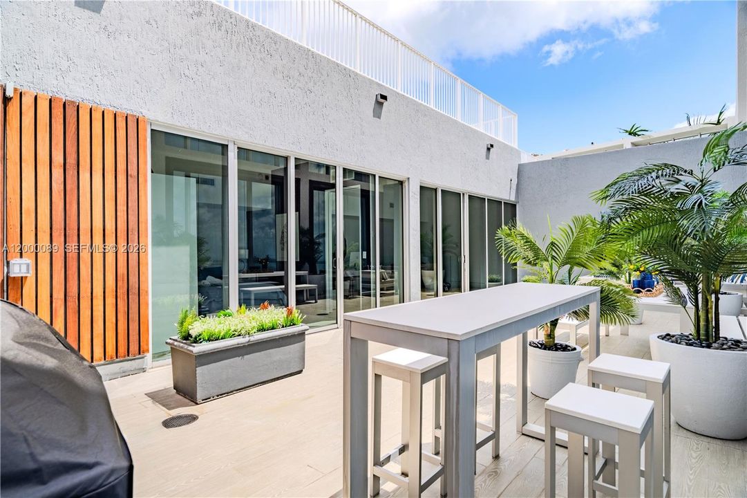 Open ceiling private patio