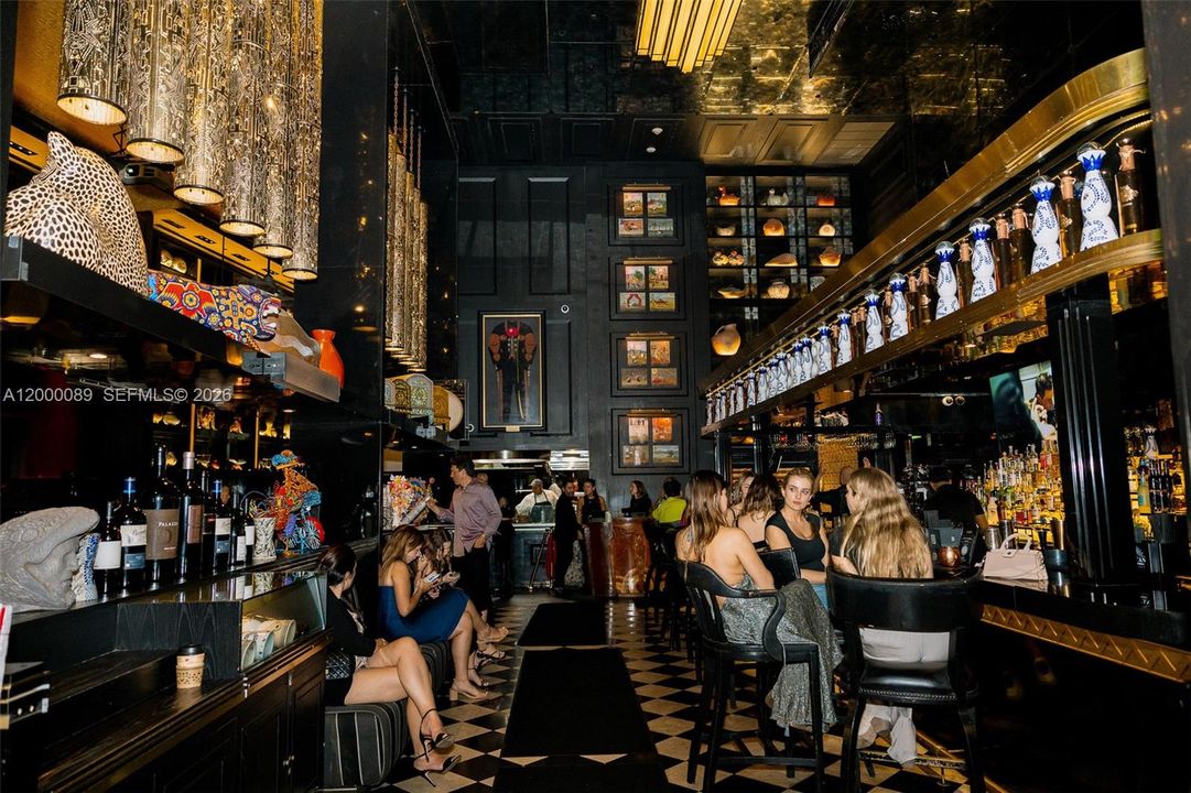 Fabelous La Viente Restaurant - in the building