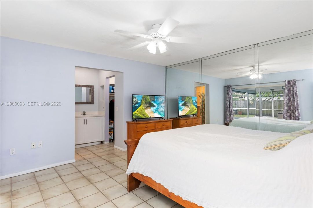 Active With Contract: $458,921 (2 beds, 2 baths, 1322 Square Feet)