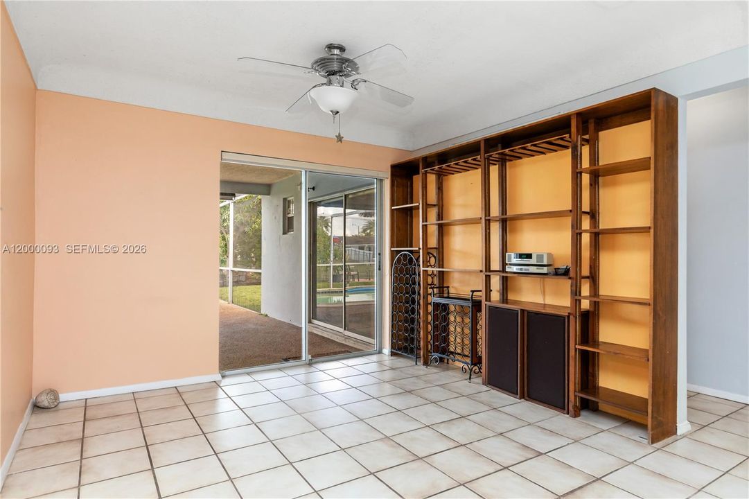Active With Contract: $458,921 (2 beds, 2 baths, 1322 Square Feet)