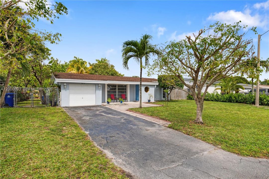 Active With Contract: $458,921 (2 beds, 2 baths, 1322 Square Feet)