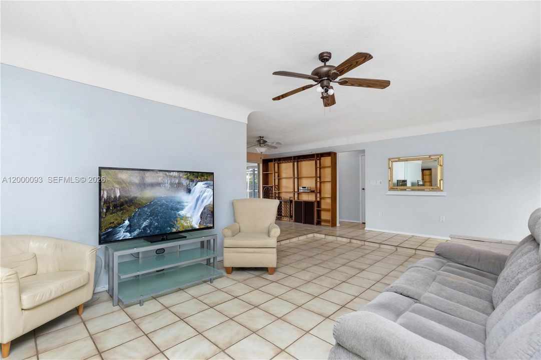 Active With Contract: $458,921 (2 beds, 2 baths, 1322 Square Feet)