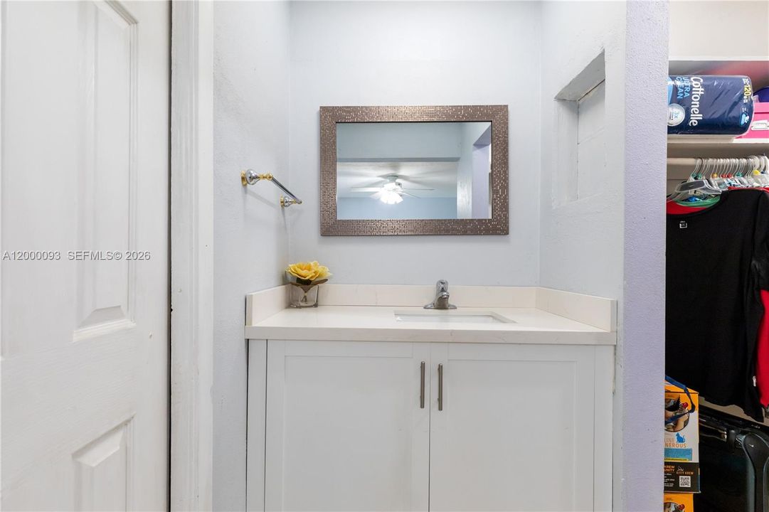 Active With Contract: $458,921 (2 beds, 2 baths, 1322 Square Feet)