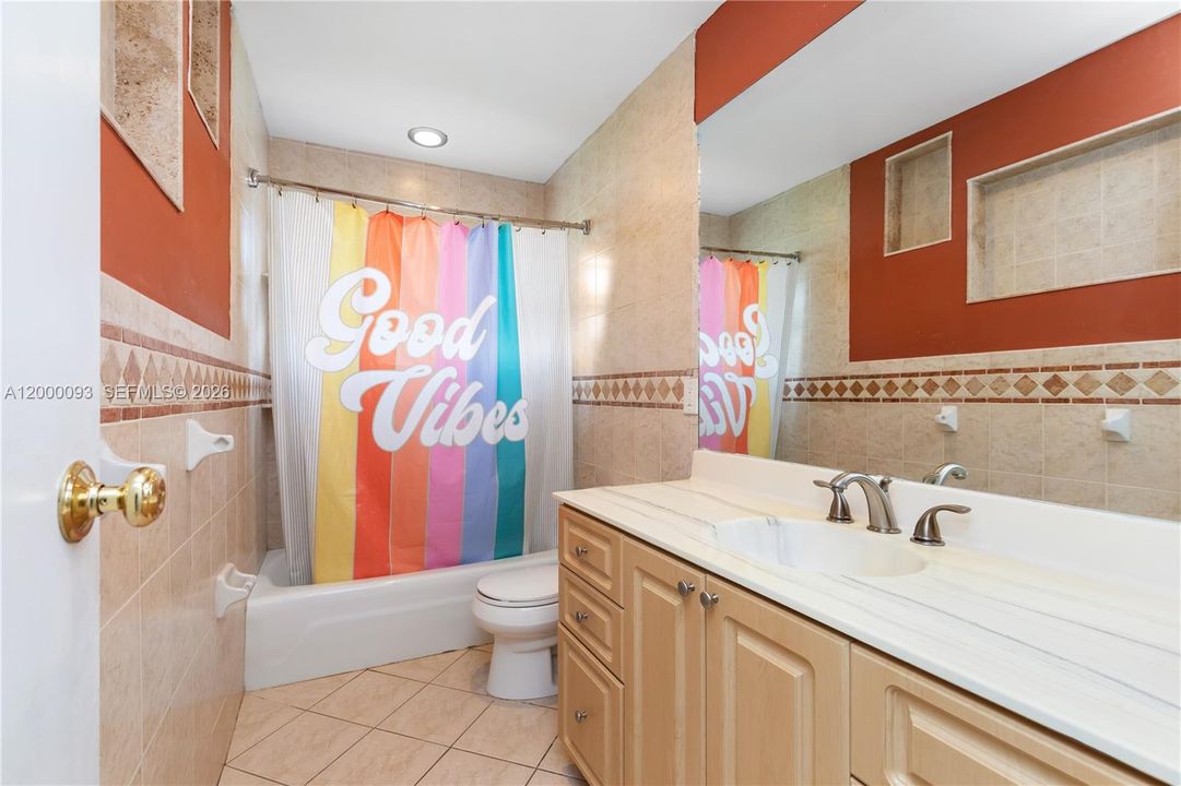 Active With Contract: $458,921 (2 beds, 2 baths, 1322 Square Feet)
