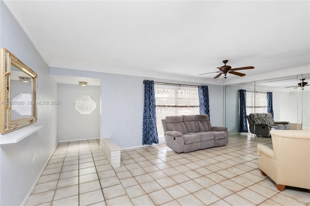 Active With Contract: $458,921 (2 beds, 2 baths, 1322 Square Feet)