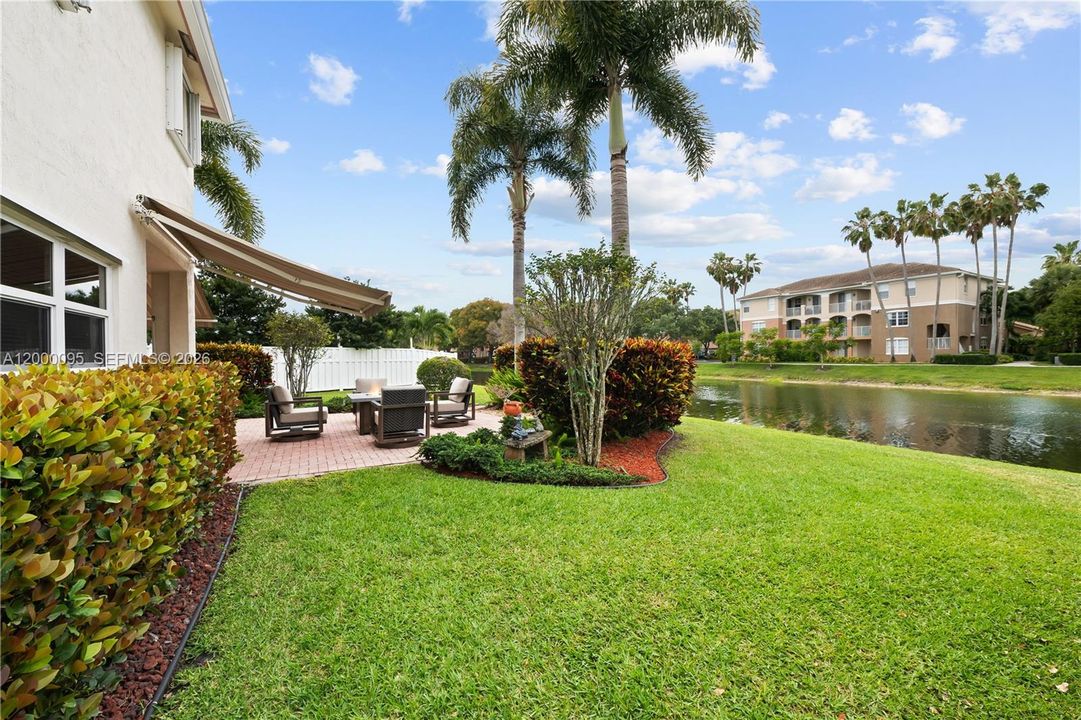 Activo con contrato: $615,000 (4 camas, 2 baños, 2107 Pies cuadrados)