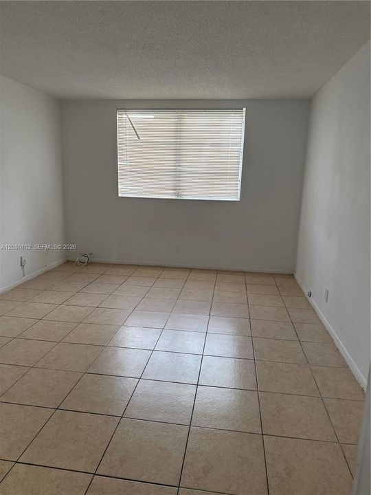 For Sale: $75,000 (1 beds, 1 baths, 768 Square Feet)