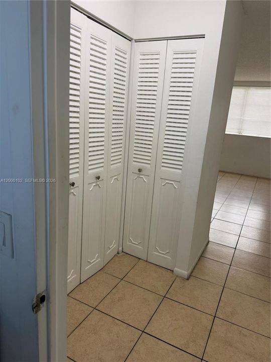 For Sale: $75,000 (1 beds, 1 baths, 768 Square Feet)