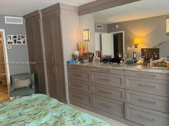 Под контрактом: $875,000 (2 спален, 2 ванн, 1430 Квадратных фут)