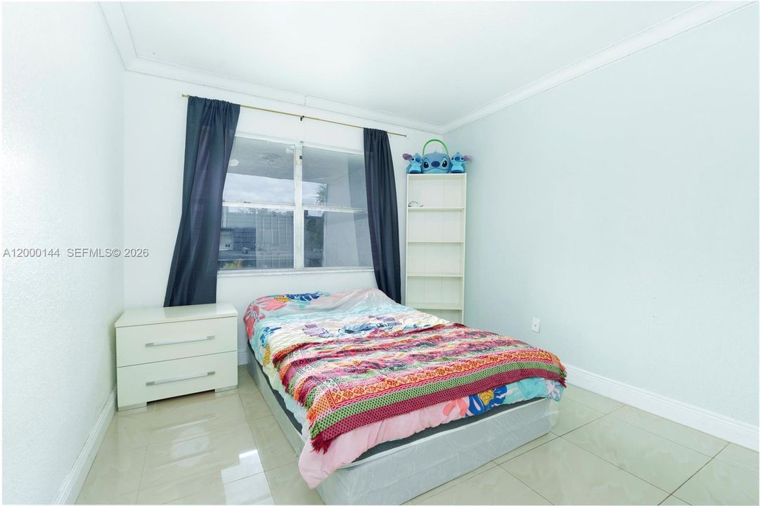 Active With Contract: $239,000 (3 beds, 2 baths, 1090 Square Feet)