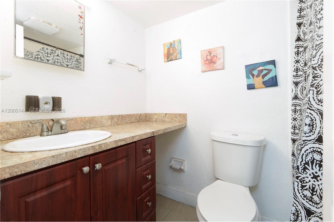 Active With Contract: $239,000 (3 beds, 2 baths, 1090 Square Feet)