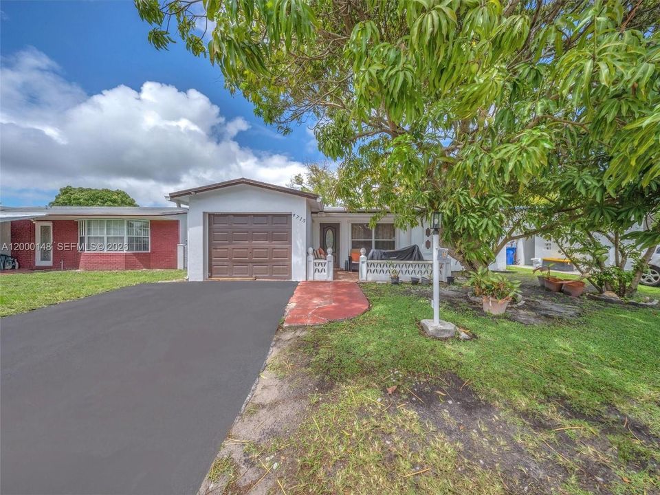 For Sale: $295,000 (3 beds, 1 baths, 1440 Square Feet)