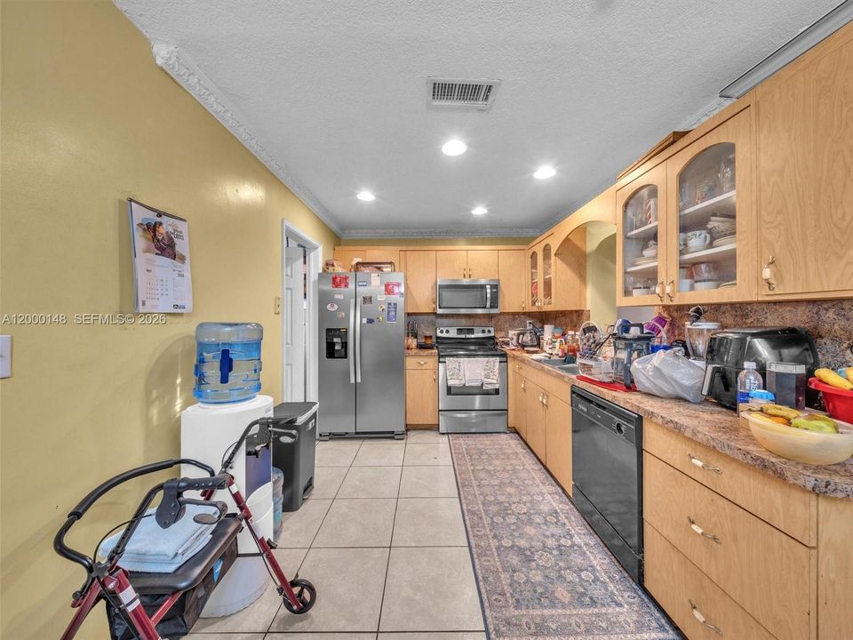 For Sale: $295,000 (3 beds, 1 baths, 1440 Square Feet)