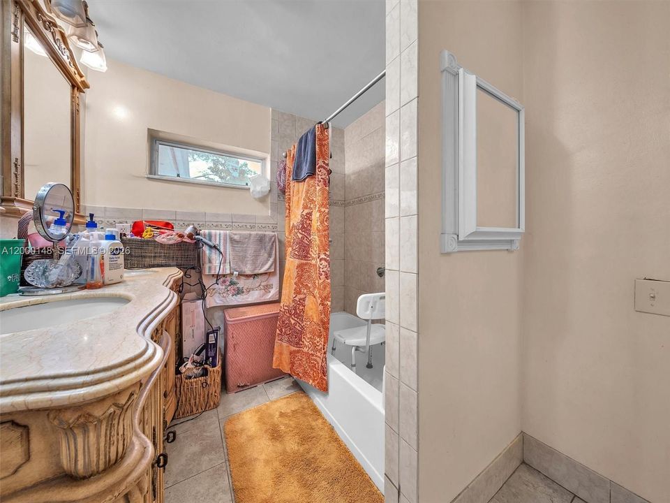 For Sale: $295,000 (3 beds, 1 baths, 1440 Square Feet)