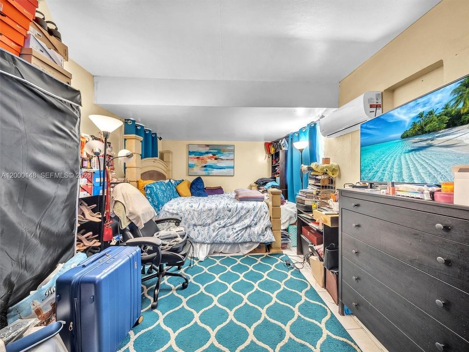 For Sale: $295,000 (3 beds, 1 baths, 1440 Square Feet)