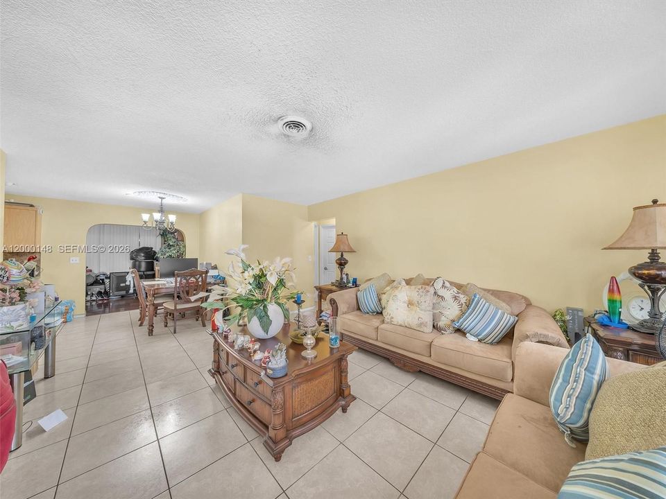 For Sale: $295,000 (3 beds, 1 baths, 1440 Square Feet)