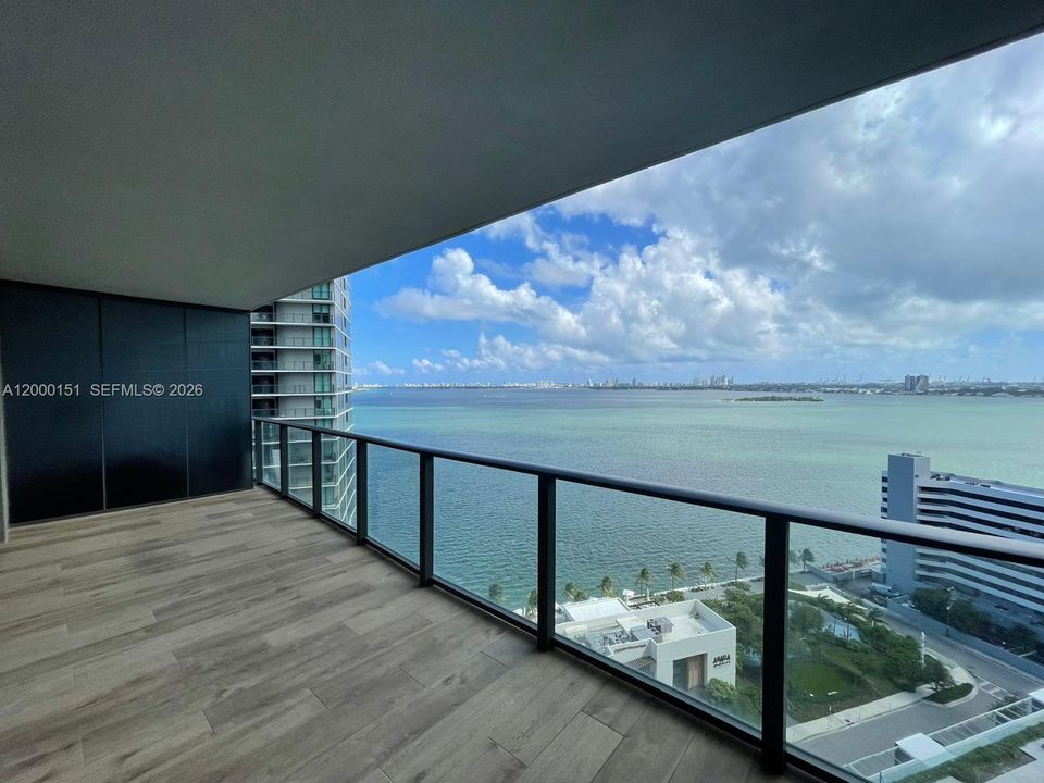 En Venta: $889,000 (2 camas, 3 baños, 1198 Pies cuadrados)