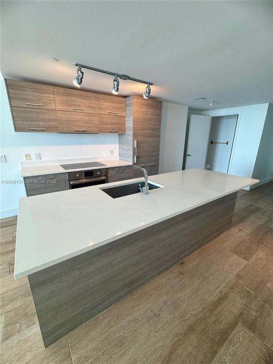 En Venta: $889,000 (2 camas, 3 baños, 1198 Pies cuadrados)