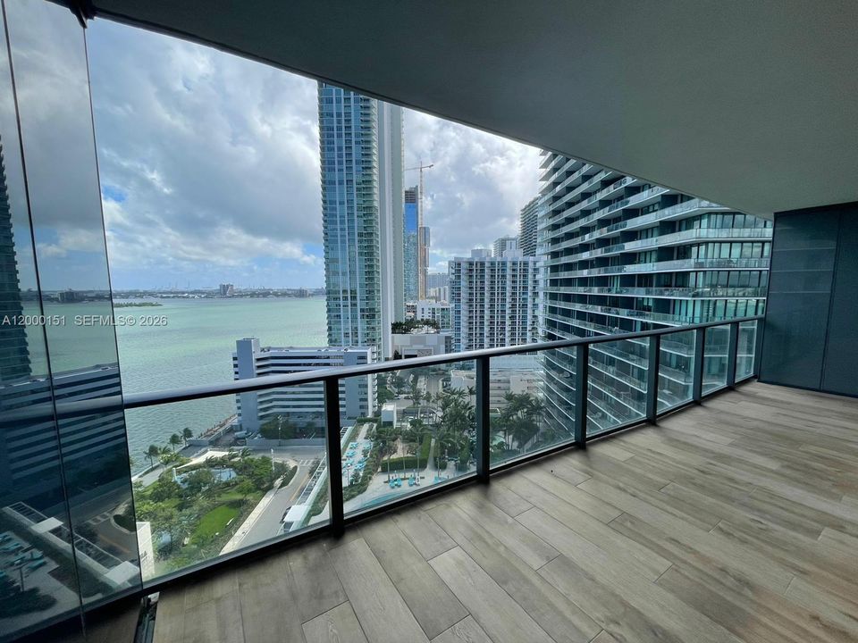 En Venta: $889,000 (2 camas, 3 baños, 1198 Pies cuadrados)