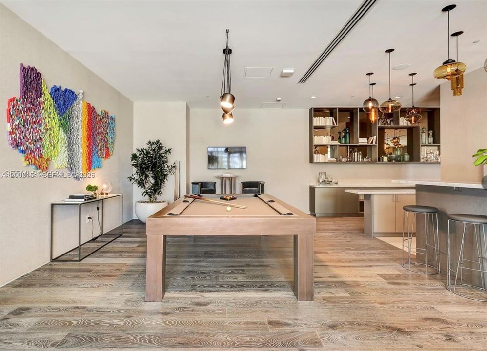 For Sale: $886,500 (2 beds, 3 baths, 1198 Square Feet)
