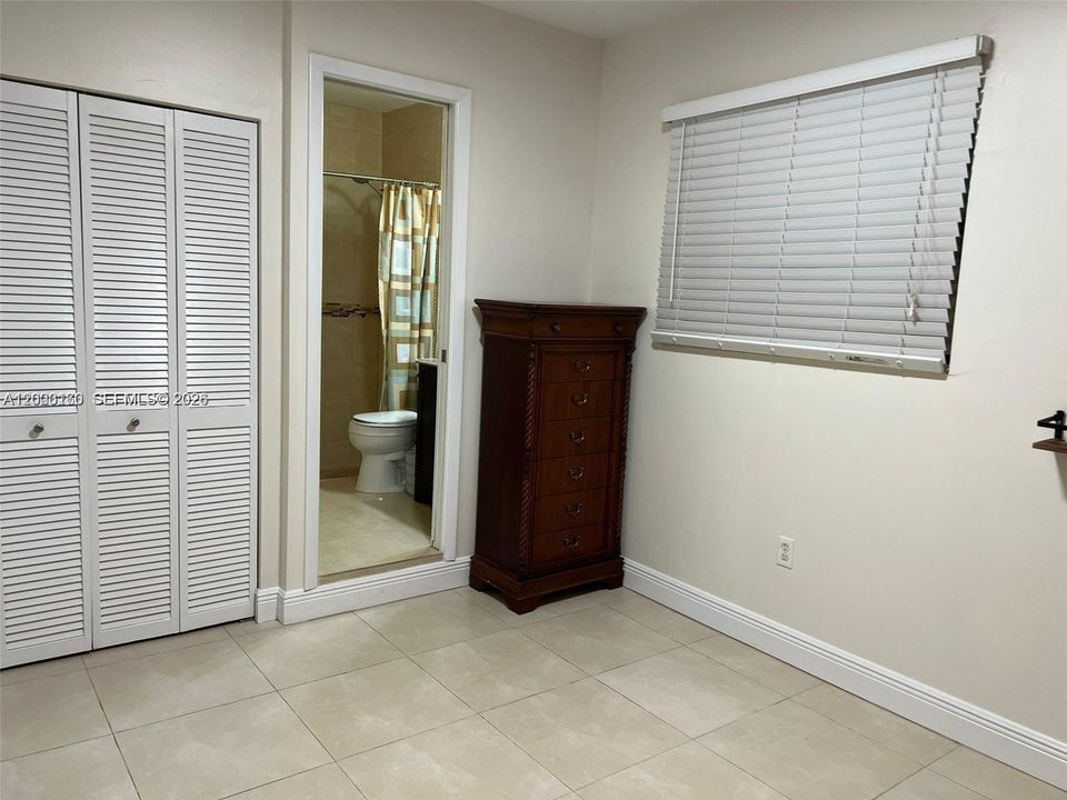 For Rent: $1,395 (0 beds, 1 baths, 350 Square Feet)