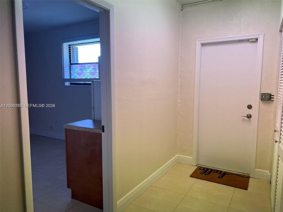 For Rent: $1,395 (0 beds, 1 baths, 350 Square Feet)