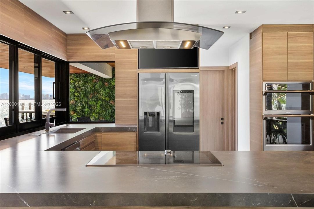 For Sale: $12,750,000 (5 beds, 4 baths, 3245 Square Feet)