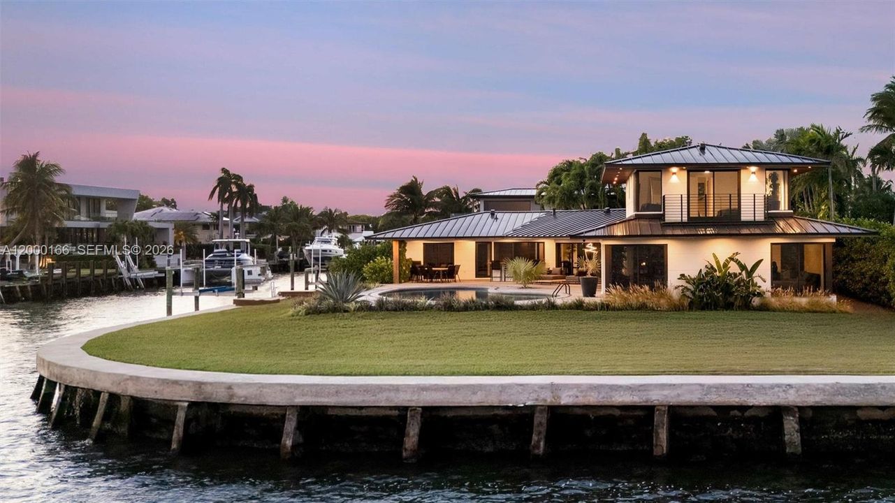 For Sale: $12,750,000 (5 beds, 4 baths, 3245 Square Feet)