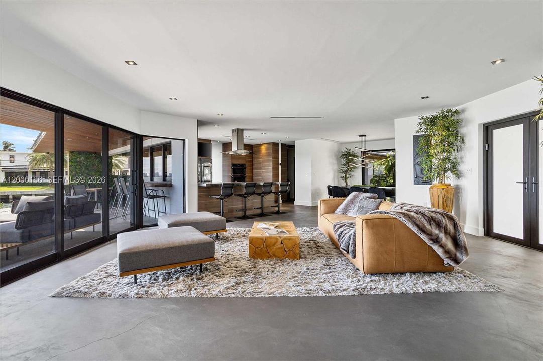 For Sale: $12,750,000 (5 beds, 4 baths, 3245 Square Feet)