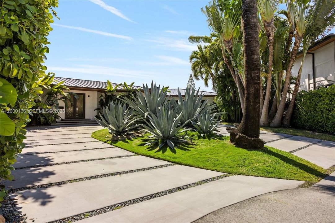 For Sale: $12,750,000 (5 beds, 4 baths, 3245 Square Feet)