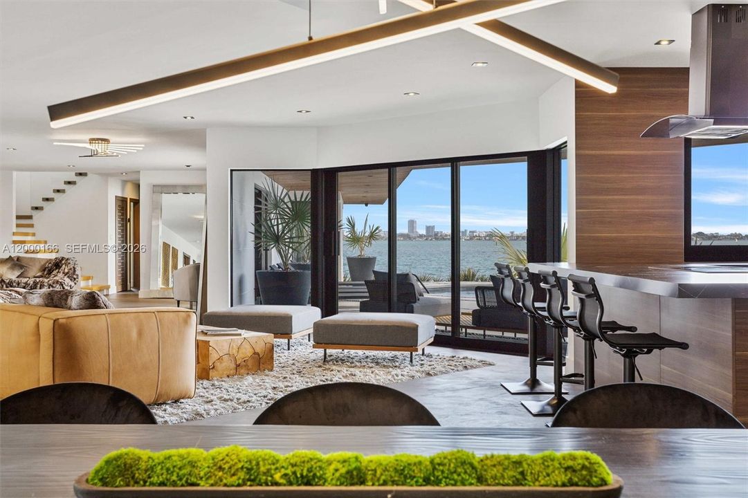 For Sale: $12,750,000 (5 beds, 4 baths, 3245 Square Feet)