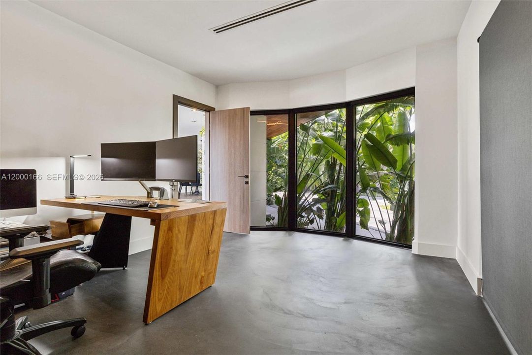 For Sale: $12,750,000 (5 beds, 4 baths, 3245 Square Feet)