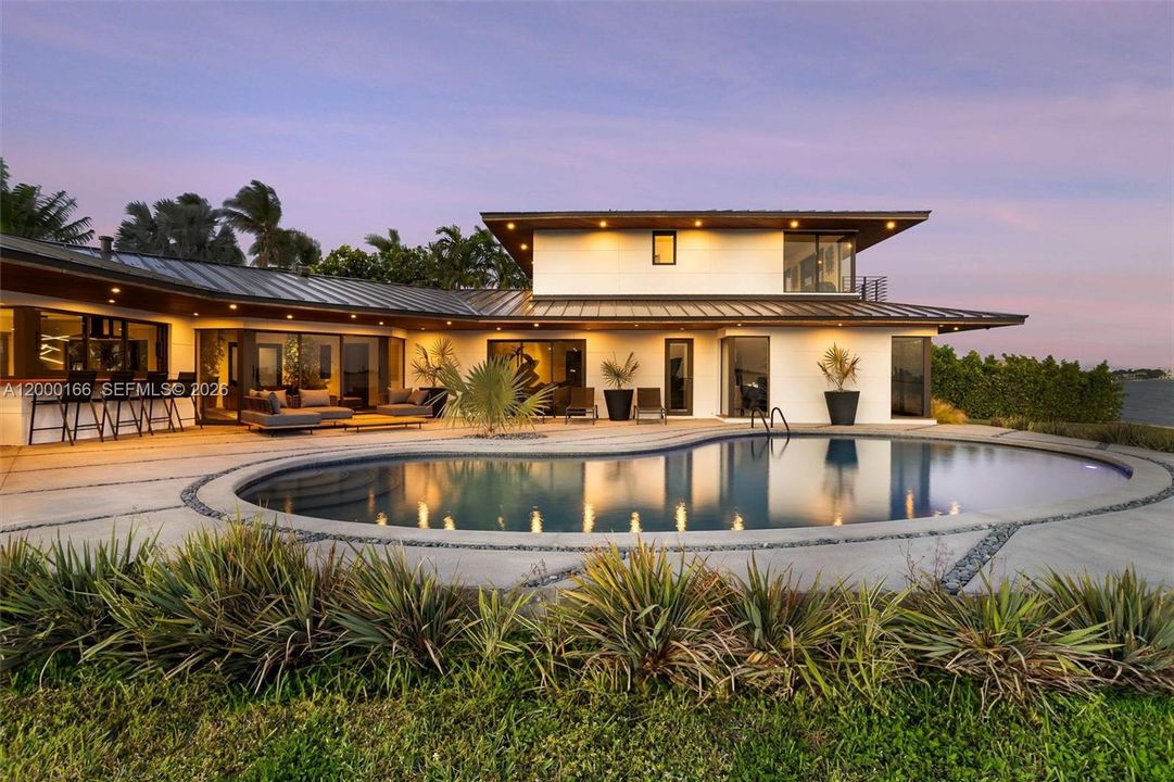 For Sale: $12,750,000 (5 beds, 4 baths, 3245 Square Feet)