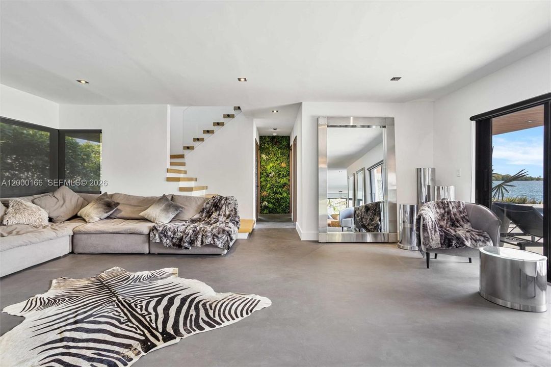 For Sale: $12,750,000 (5 beds, 4 baths, 3245 Square Feet)