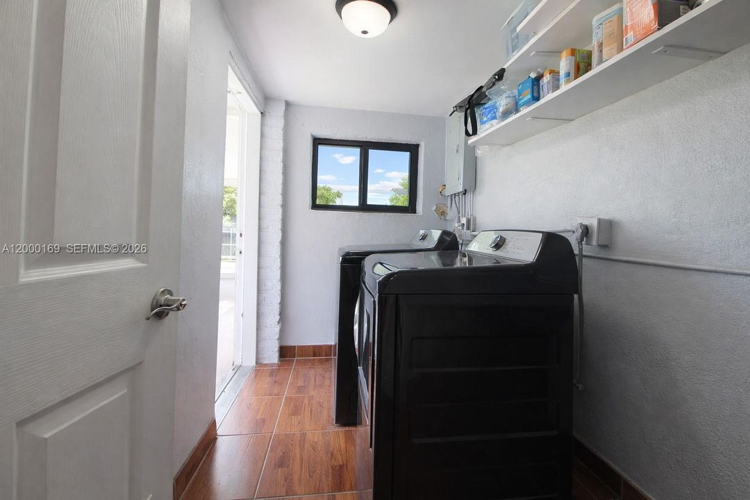 right off kitchen