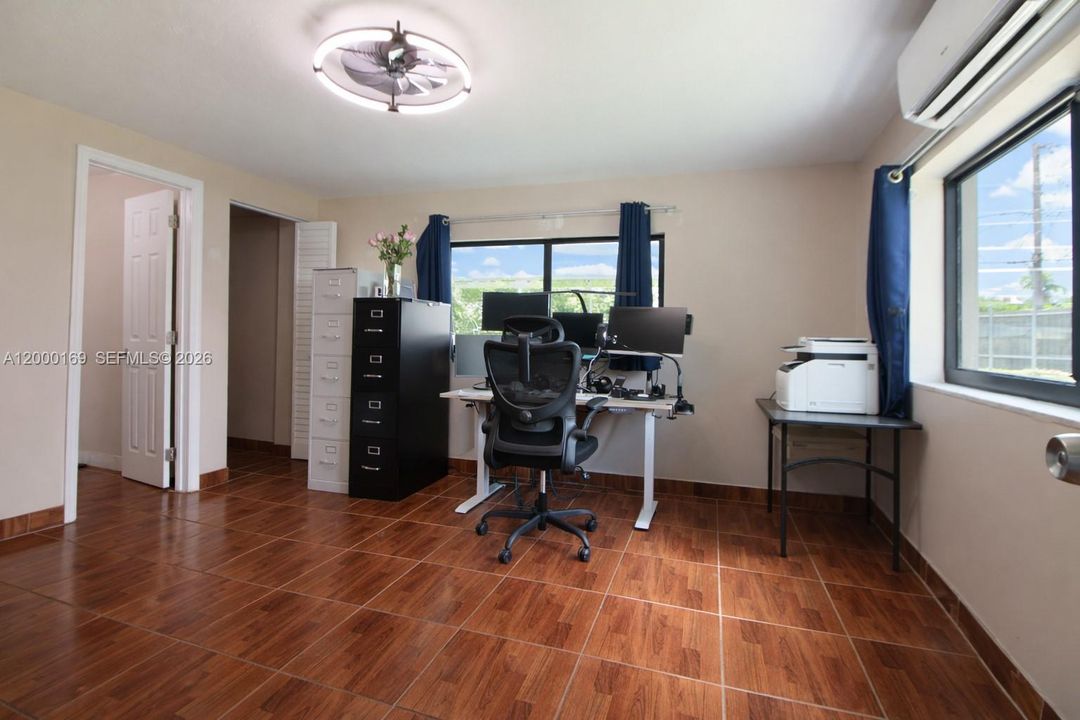 currently being used as office - also can be  in law side