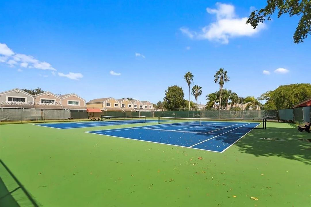 For Rent: $3,300 (3 beds, 3 baths, 1802 Square Feet)