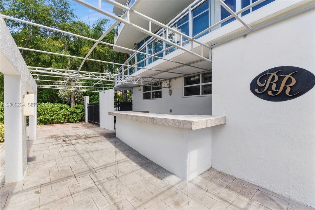 For Sale: $1,950,000 (3 beds, 3 baths, 2394 Square Feet)