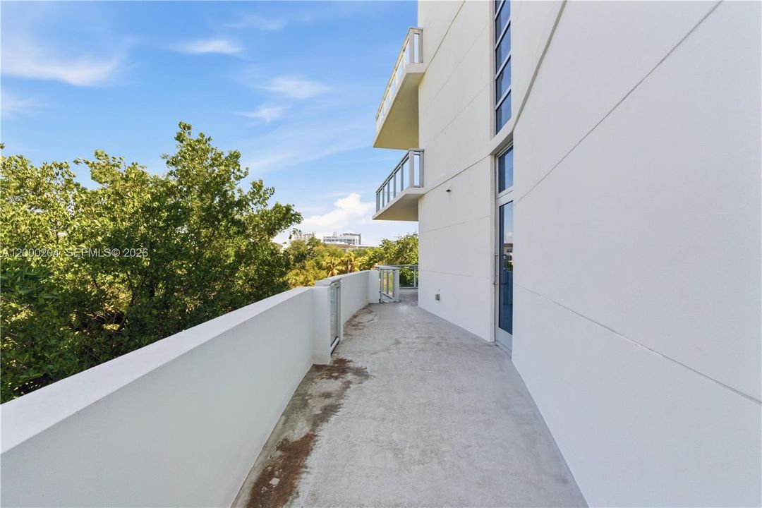 Wrap around Balcony