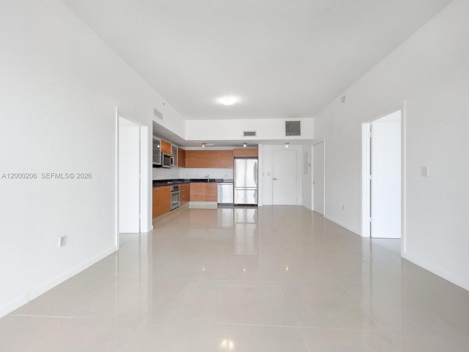 Recientemente alquilado: $4,350 (2 camas, 2 baños, 1090 Pies cuadrados)