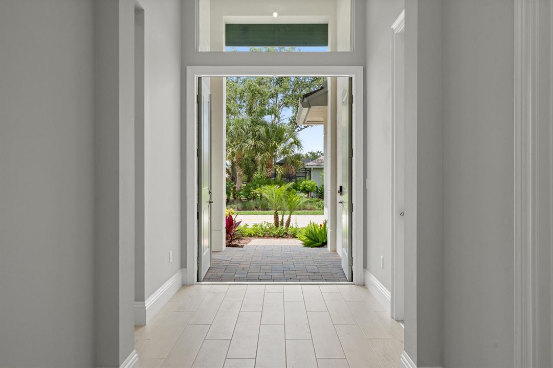 4133 Lucaya Pointe Wy_Dahlia_Lot 1_7