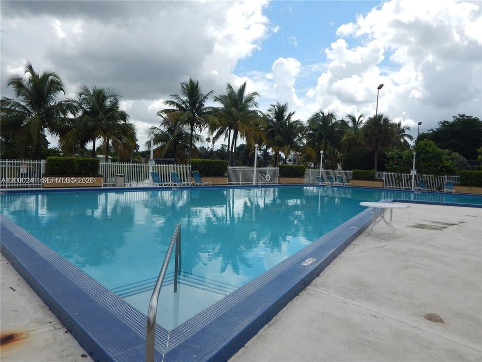 Recently Rented: $21,600 (1 beds, 1 baths, 614 Square Feet)