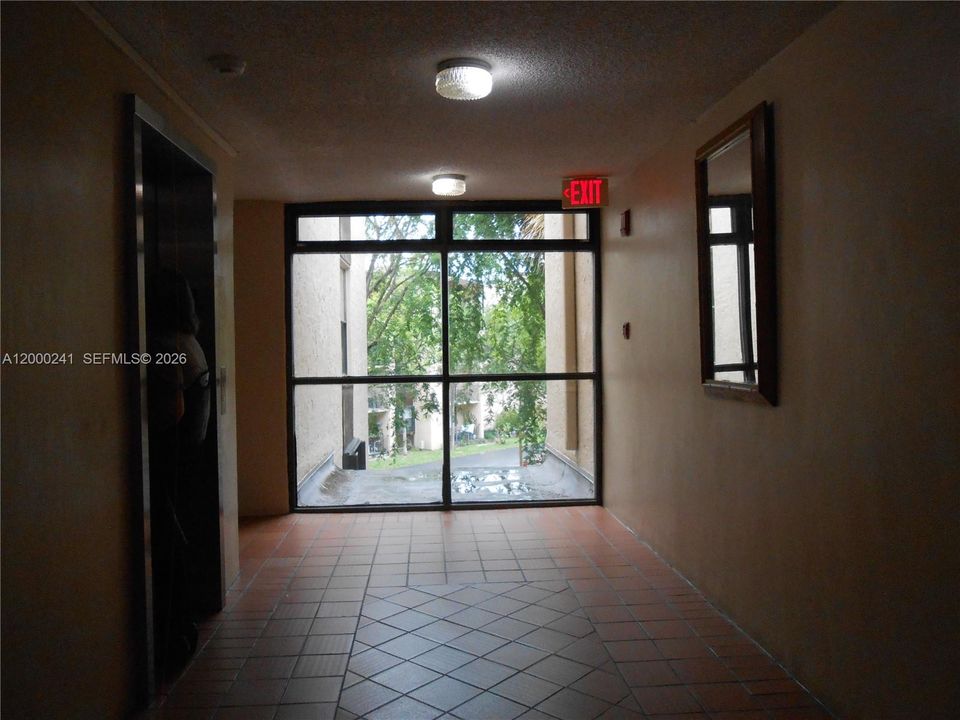 Recently Rented: $21,600 (1 beds, 1 baths, 614 Square Feet)