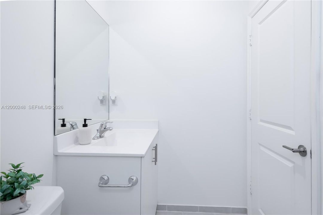 На продажу: $434,900 (3 спален, 2 ванн, 1335 Квадратных фут)