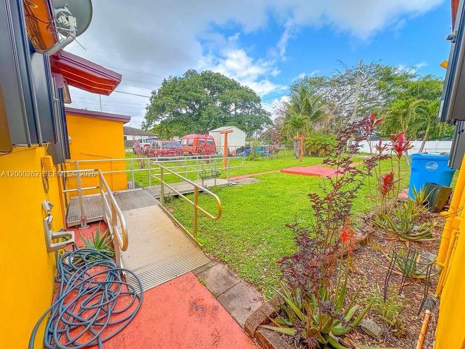 For Sale: $415,000 (3 beds, 2 baths, 1136 Square Feet)
