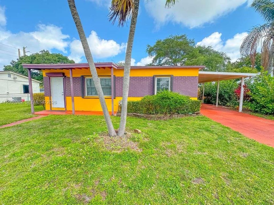 For Sale: $415,000 (3 beds, 2 baths, 1136 Square Feet)