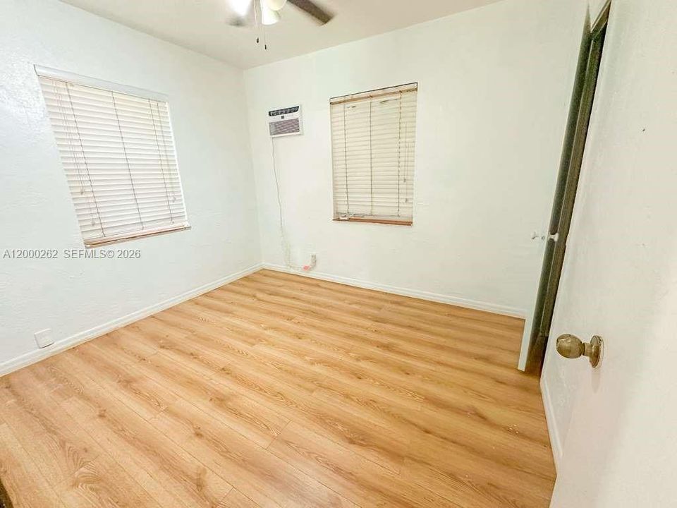 MAIN HOUSE 2/1 BED 2