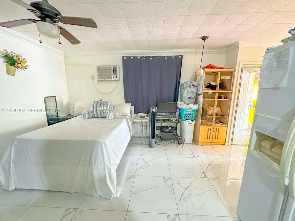 IN LAW QUARTERS 1/1