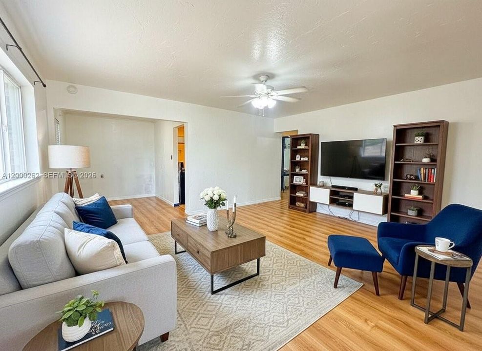 For Sale: $415,000 (3 beds, 2 baths, 1136 Square Feet)