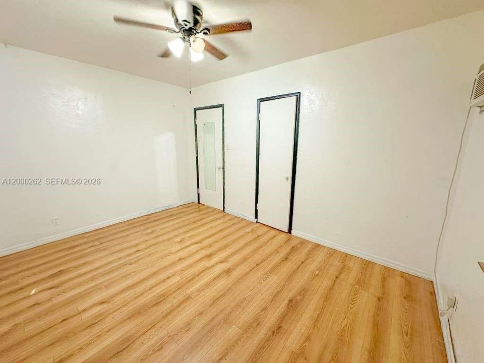MAIN HOUSE 2/1 BED 1